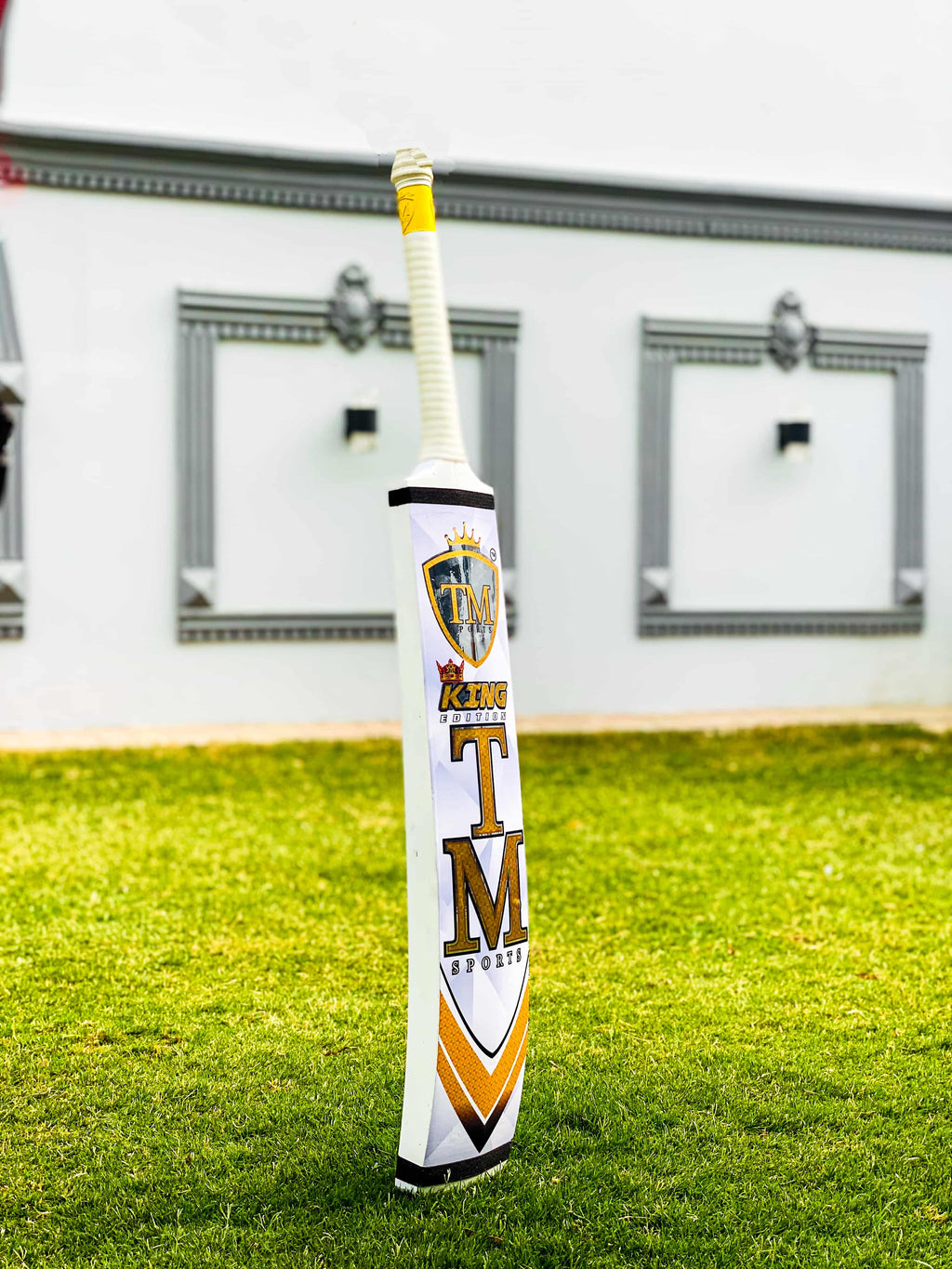 TM KING EDITION [ WHITE ]